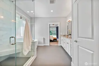 Heated floors in owner suite bathroom
