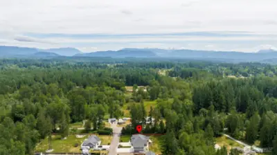 Minutes from downtown Arlington, Entertainment and   I-5