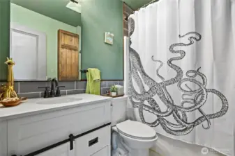 Common Bath On Second Floor
