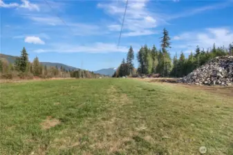 Gorgeous - riding distance to The Whitehorse Trails  Horseback riding, walking, biking for miles!