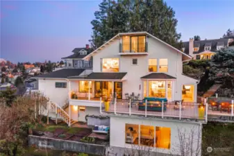 Welcome to 5 North Rd situated on Prospect Hill with unobstructed views of Sound, Olympics and Mt. Rainier.