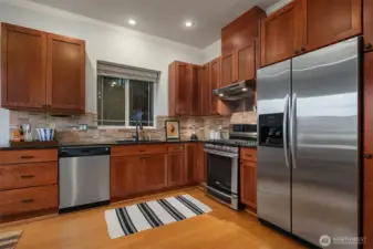 Full, modern kitceh