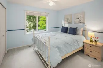 2nd bedroom