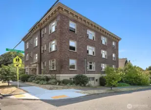 Perched atop Queen Anne Hill, the Willmar Co-op is conveniently located near shops, transit and parks.