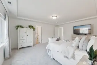 Primary Suite with Ensuite Bathroom
