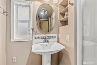 Shared 3/4 Bath Main