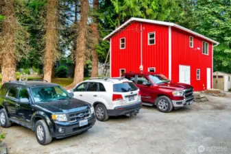 Detached shop/guest quarters