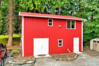 Shop/guest suite