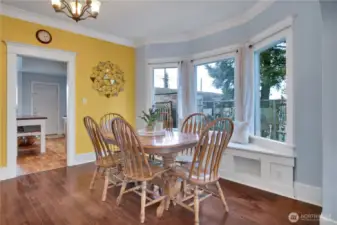 Spacious Dining room!