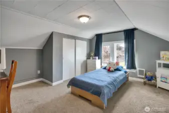 Large 3rd BR upstairs