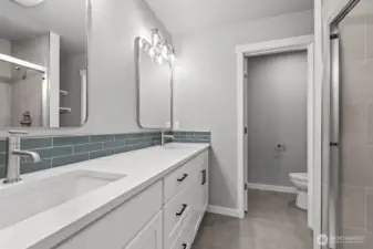 Photographs are for illustrative purposes only. Features, finishes, interior/exterior colors, landscaping and floorplan shown may vary from actual homes built.