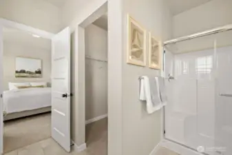 Photographs are for illustrative purposes only. Features, finishes, interior/exterior colors, landscaping and floorplan shown may vary from actual homes built