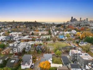 This house is in a perfect Leschi location. You can walk to schools and parks.