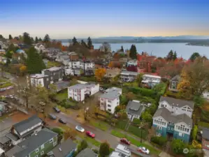 This house is in a perfect Leschi location. You can walk to schools and parks.