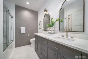 2nd full bath on the 2nd story