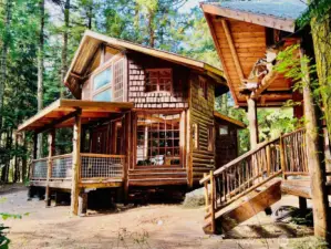 Very fun cabin and bunkhouse full of charm and character