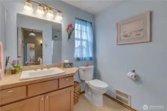2nd Floor Full Bathroom