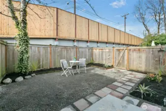 Fully fenced for your dog/cat.