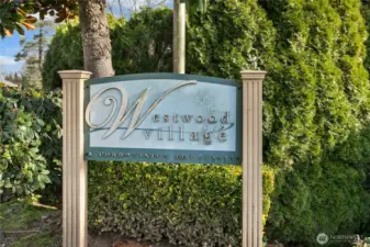 Low dues, well run HOA with brand new windows & roofs in the heart of Juanita.