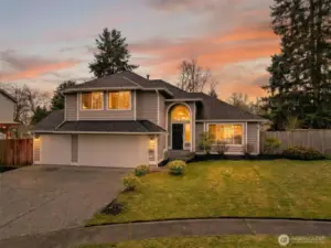 Set in North Bothell and served by Northshore School District, this 3 bedroom, 2.5 bath home offers 1,987 square feet on a 6,098 square foot lot. A 2022 roof with a 10 year warranty and air conditioning add confidence and comfort, while the classic facade and wide driveway create a welcoming first impression.