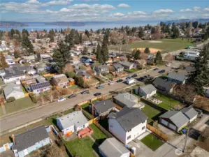 Located next to Jane Clark Park and just minutes to Proctor, Point Ruston, and Point Defiance