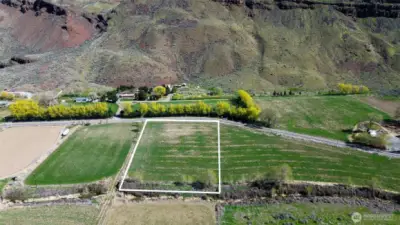 approximate boundary lines- backs up to Douglas Creek