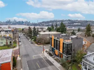 Close to gasworks with views of the city and S.Lake Union