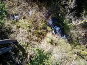 Dee Creek Frontage!
