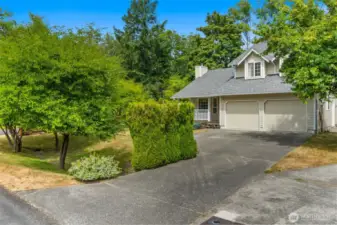 2 car garage, driveway parking and off street parking