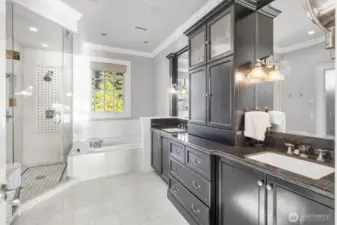 Upper Primary with Shower and Tub