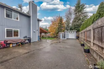 HUGE area along side the home for any number of uses. This size lot is so hard to come by!