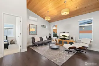 Large loft by the secondary bedrooms