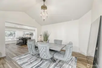 Plenty of expandable room for large parties.