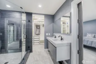 2nd Prime bedroom bath with jacuzzi tub oversized rain shower head that alerts homeowner to the correct temperature thru colorful lights