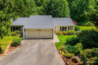 Here's an aerial of the two homes, side by side.  Separate entrances mean lots of privacy for both owners!