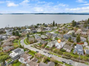 This aerial shot highlights the home’s close proximity to Magnolia Boulevard, showcasing its desirable location within one of the neighborhood’s most scenic corridors.