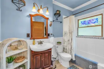 Upstairs full bath
