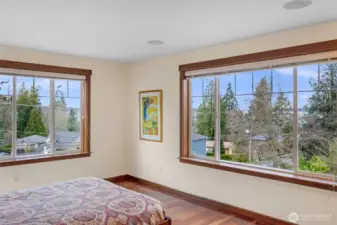 PRIMARAY BEDROOM W/VIEWS