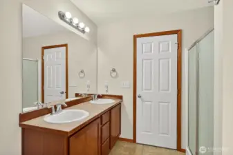 En suite Double vanity