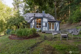Charming English Tudor on Orcas Island!
