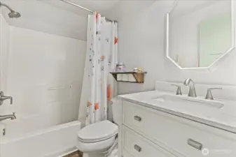 Hall full guest bath w/ updated vanity.