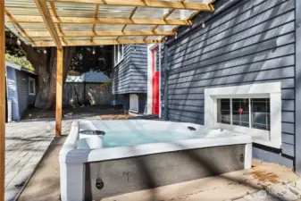 Hot Tub fully operational and purchased in 2022.