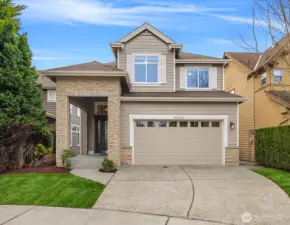 Built with quality craftsmanship by renowned Burnstead Construction & designed for today’s multi-generational living, this stunning Beaver Lake home will wow you!