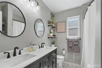 Main bath, 2nd floor