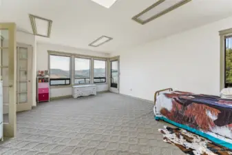 2nd bedroom upper level