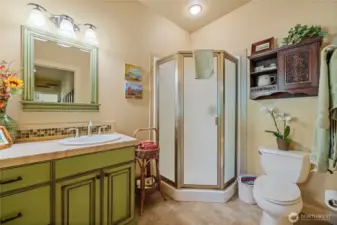 Main Floor Guest Bath