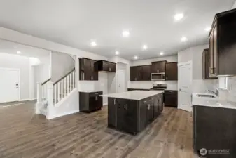 Soft closing cabinets and drawers in your gourmet kitchen. Photos are for representational purposes only. Some colors and finishes may differ.