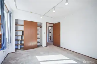 Second bedroom.