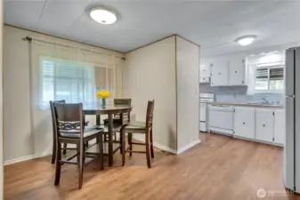 Cozy dining area off kitchen