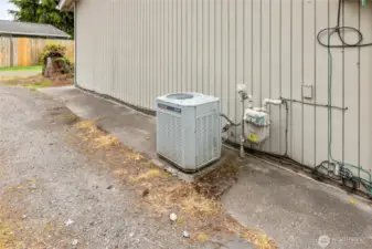 A/C for year round comfort and extra parking!